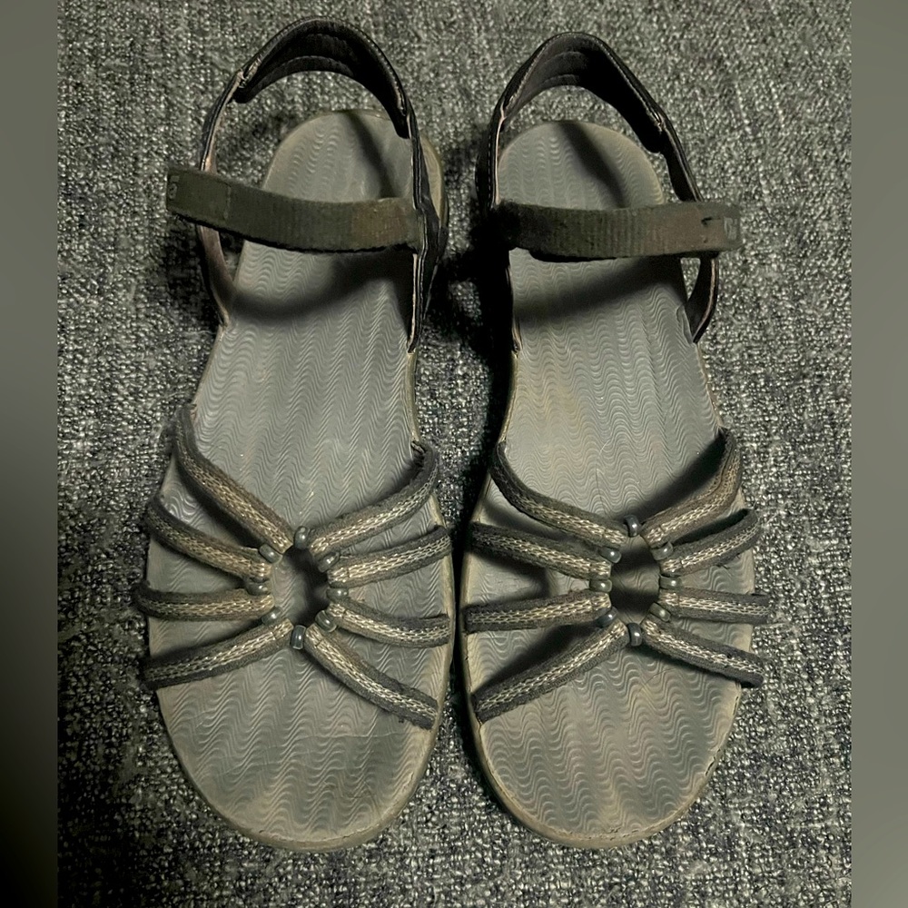 Teva Dressy Sandal - Black and Silver Kayenta - size 8.5